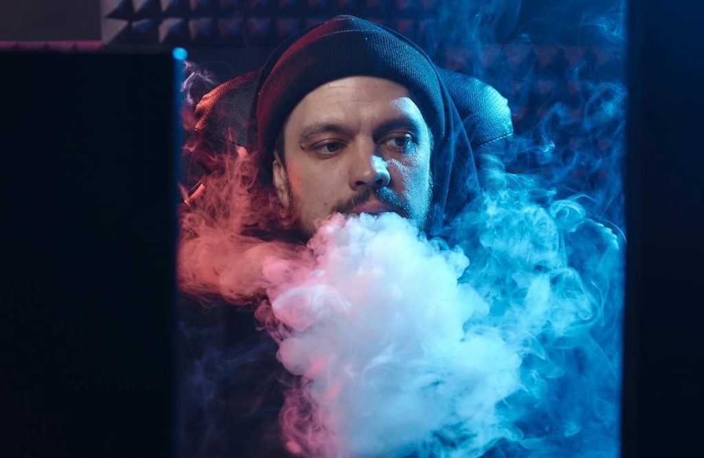 charging a Geek Vape